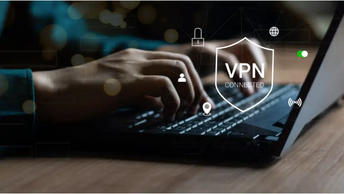 안전하게 VPN을 사용해 온라인 프라이버시를 지키는 모습
